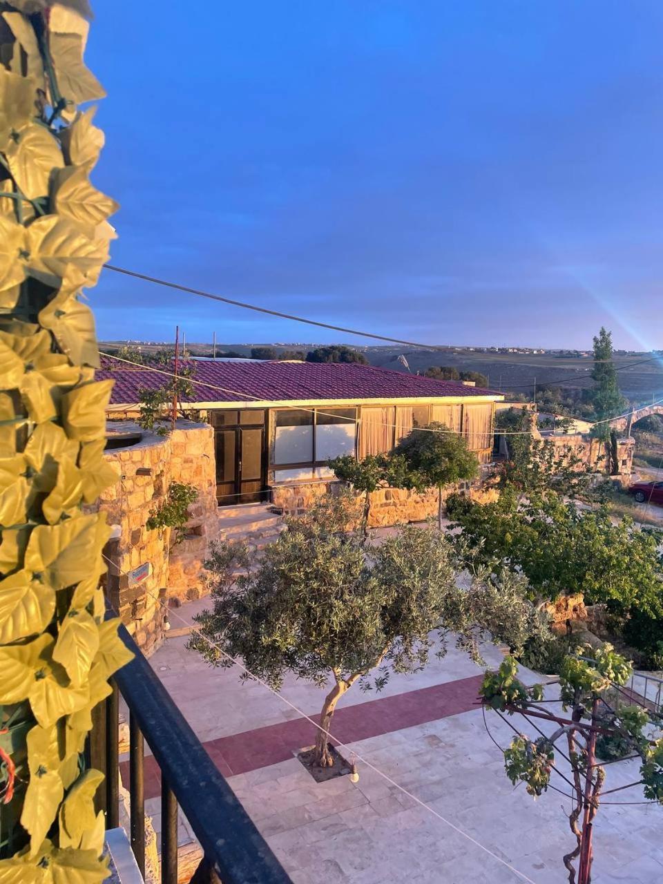 Heritige Inn Jordan Al-Qasr Bagian luar foto