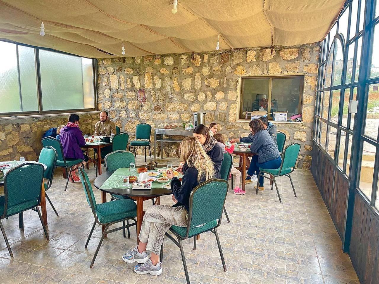 Heritige Inn Jordan Al-Qasr Bagian luar foto