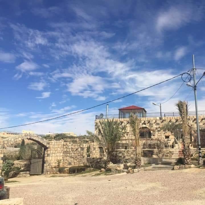 Heritige Inn Jordan Al-Qasr Bagian luar foto